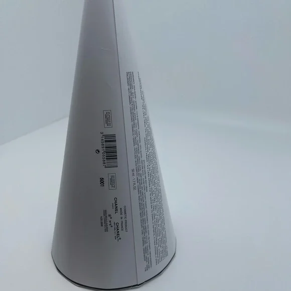 Chanel Mystery Box - Picture 4 of 4